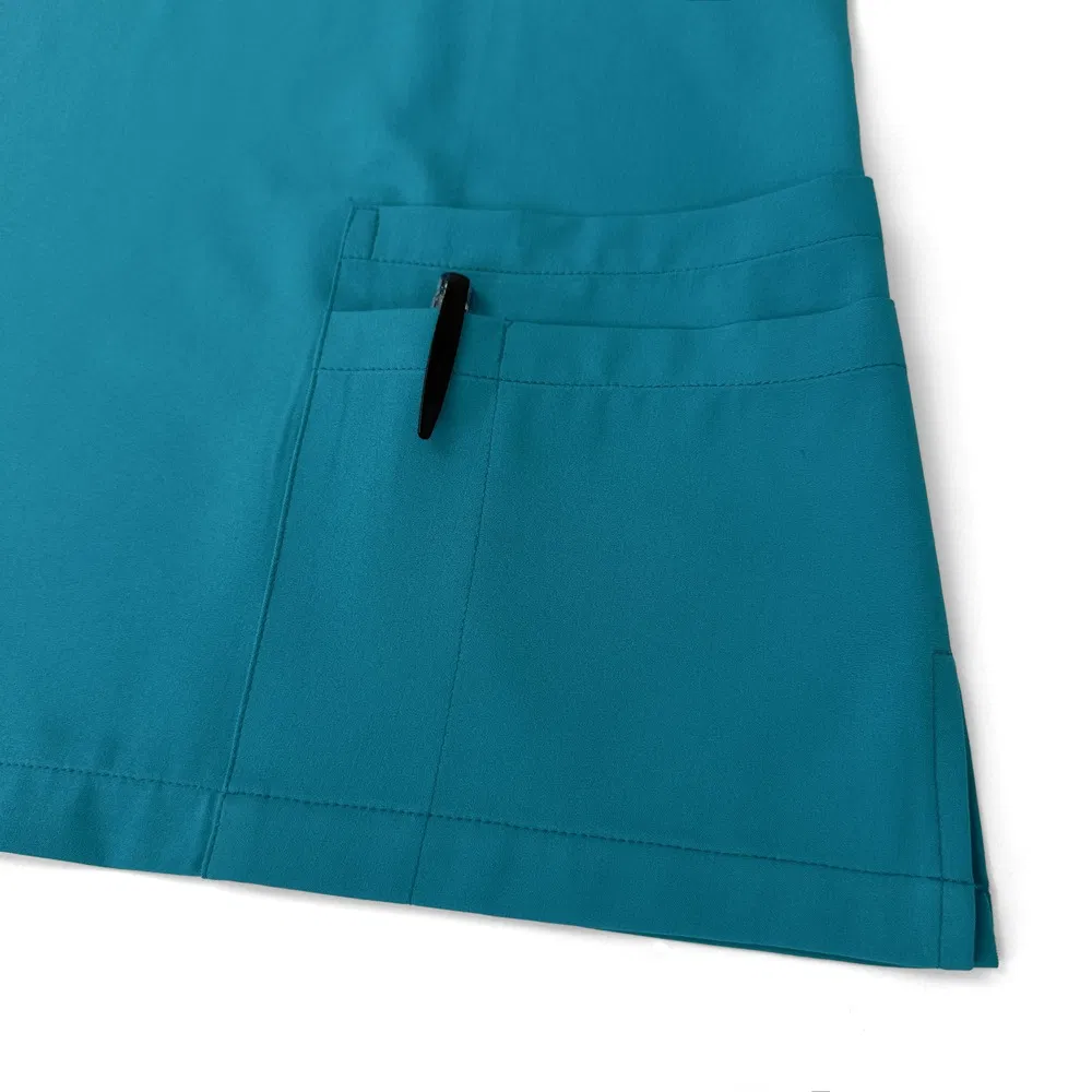 Detalle de uniformes de scrubs