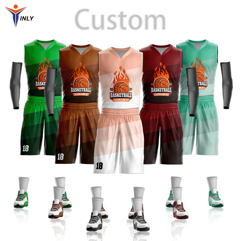 Uniforme de baloncesto sublimado personalizado en blanco