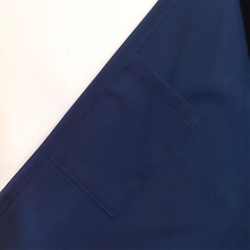 Uniforme médico detalle 7