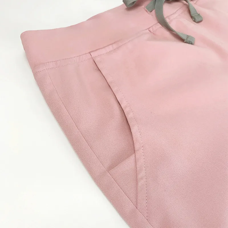 Detalle especificación de uniformes médicos 5