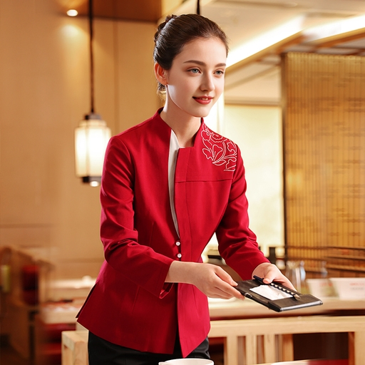 Uniformes de restaurante modernos y elegantes con características de diseño únicas