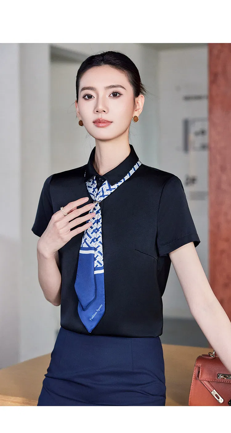 Uniforme elegante de hospitalidad 5