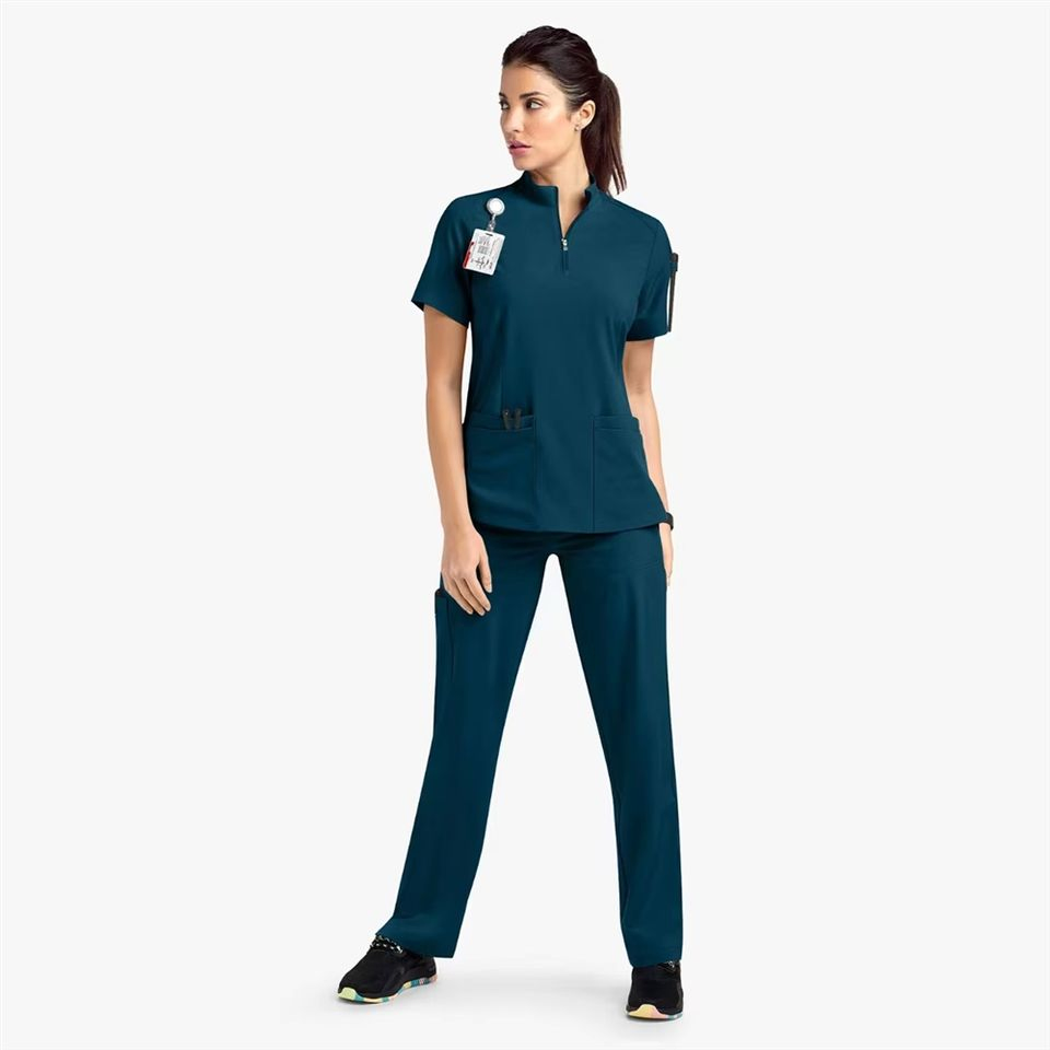 Conjuntos de Scrubs Médicos al por Mayor 94 Poliéster 6 Spandex Stretch Uniforme de Enfermera Ropa de Trabajo para Hospital Logotipo Personalizado Disponible