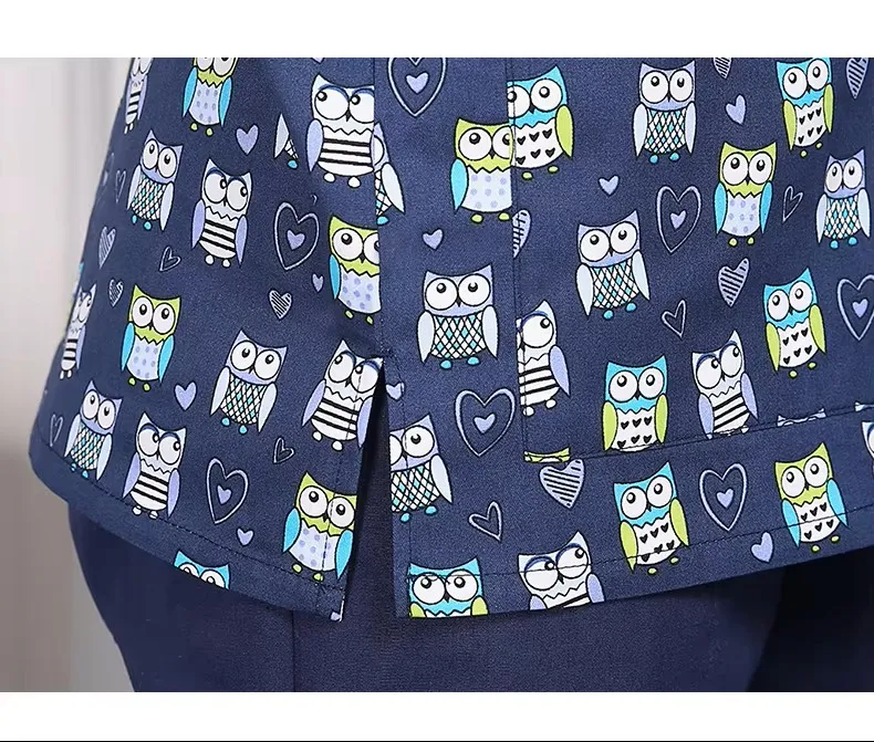 Uniforme de enfermería con estampado de damasco elegante
