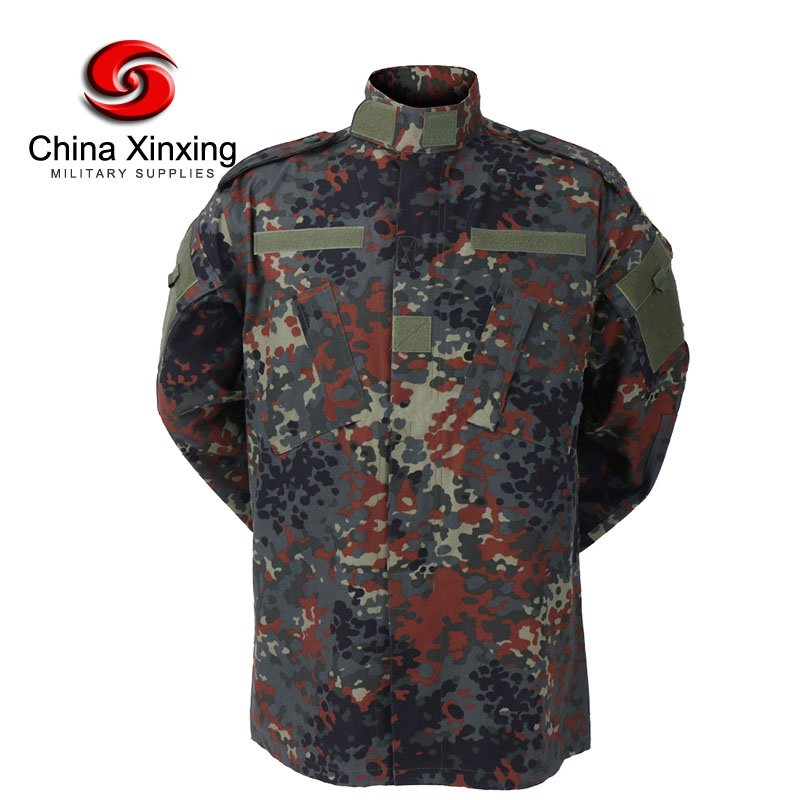 Conjunto de uniforme táctico de camuflaje woodland personalizado para aventuras al aire libre
