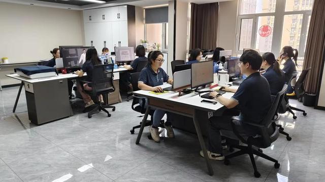 Fábrica e instalaciones de confección de uniformes de Guangzhou Ferox Clothing Co., Ltd.