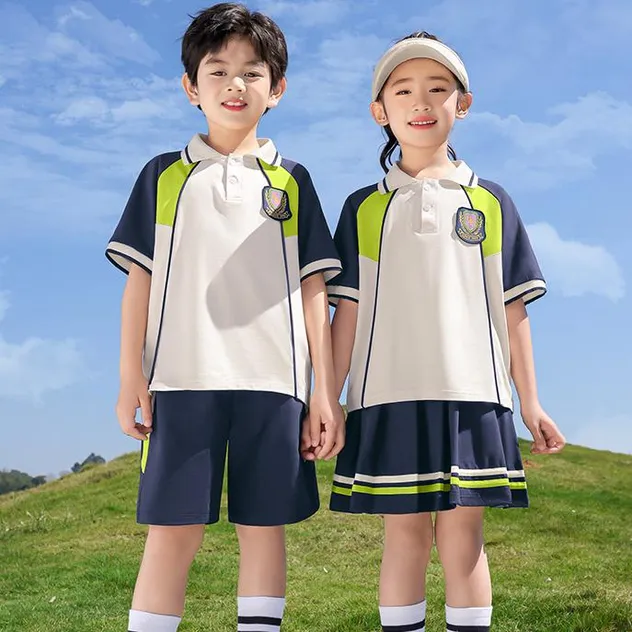 Polos y pantalones deportivos para niños