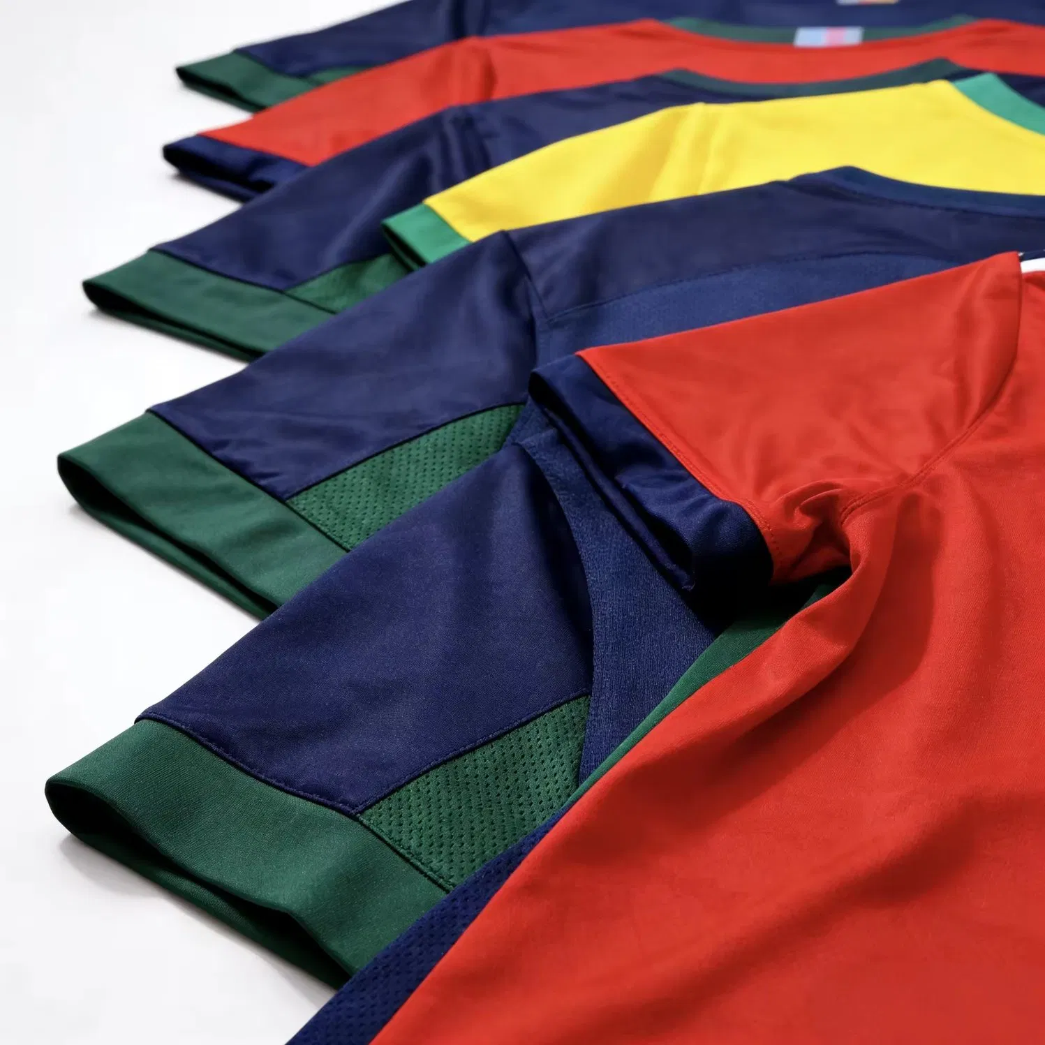 2026 Camiseta de aficionados al fútbol impresión personalizada camiseta de fútbol profesional B2b Proveedor de tela de alta tecnología camiseta de atletismo de fútbol uniforme 25-Day Entrega rápida