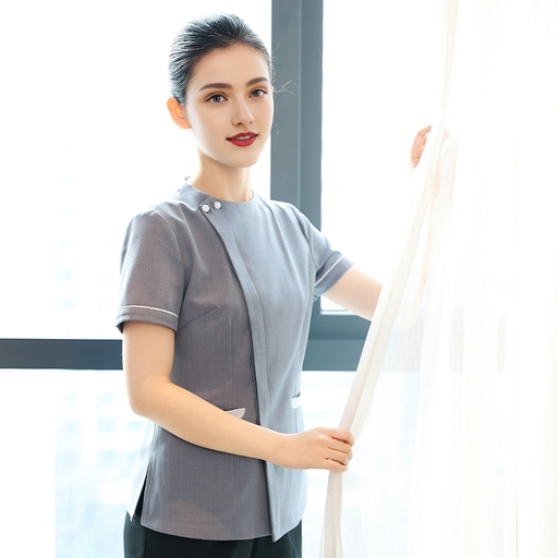 Precio de fábrica personalizado camisa de manga corta uniforme de limpieza para mujeres