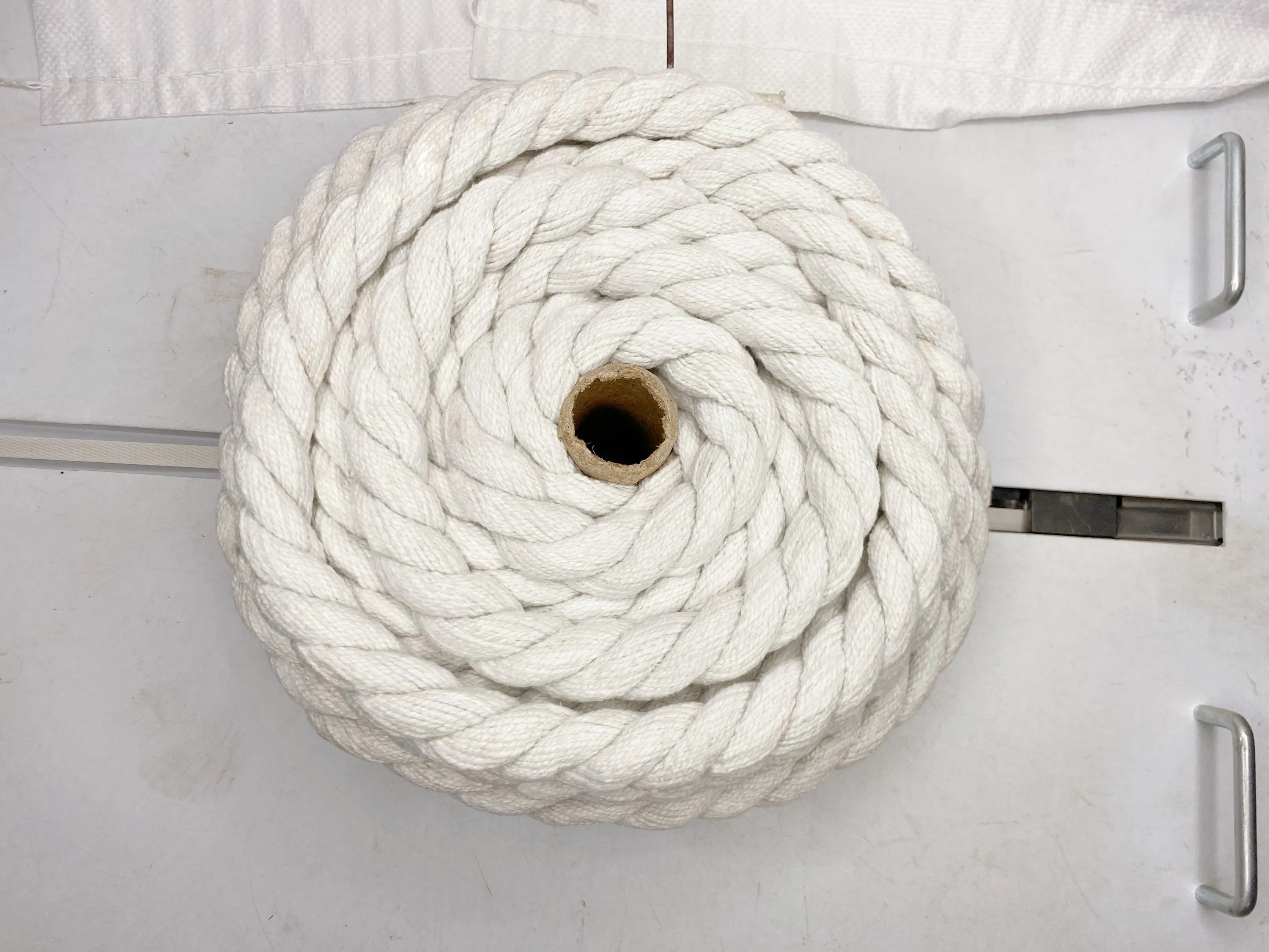 Refractory 1260 Ceramic Fiber Rope Round Square Twisted Braided Ceramic Fibre Ropes Sealing Gasket