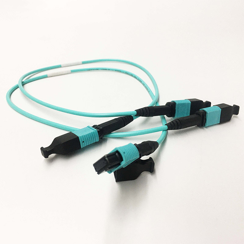 Cheap MTP/MPO to FC OM4 16fo Fiber Optic Patch Cable Factories, Product