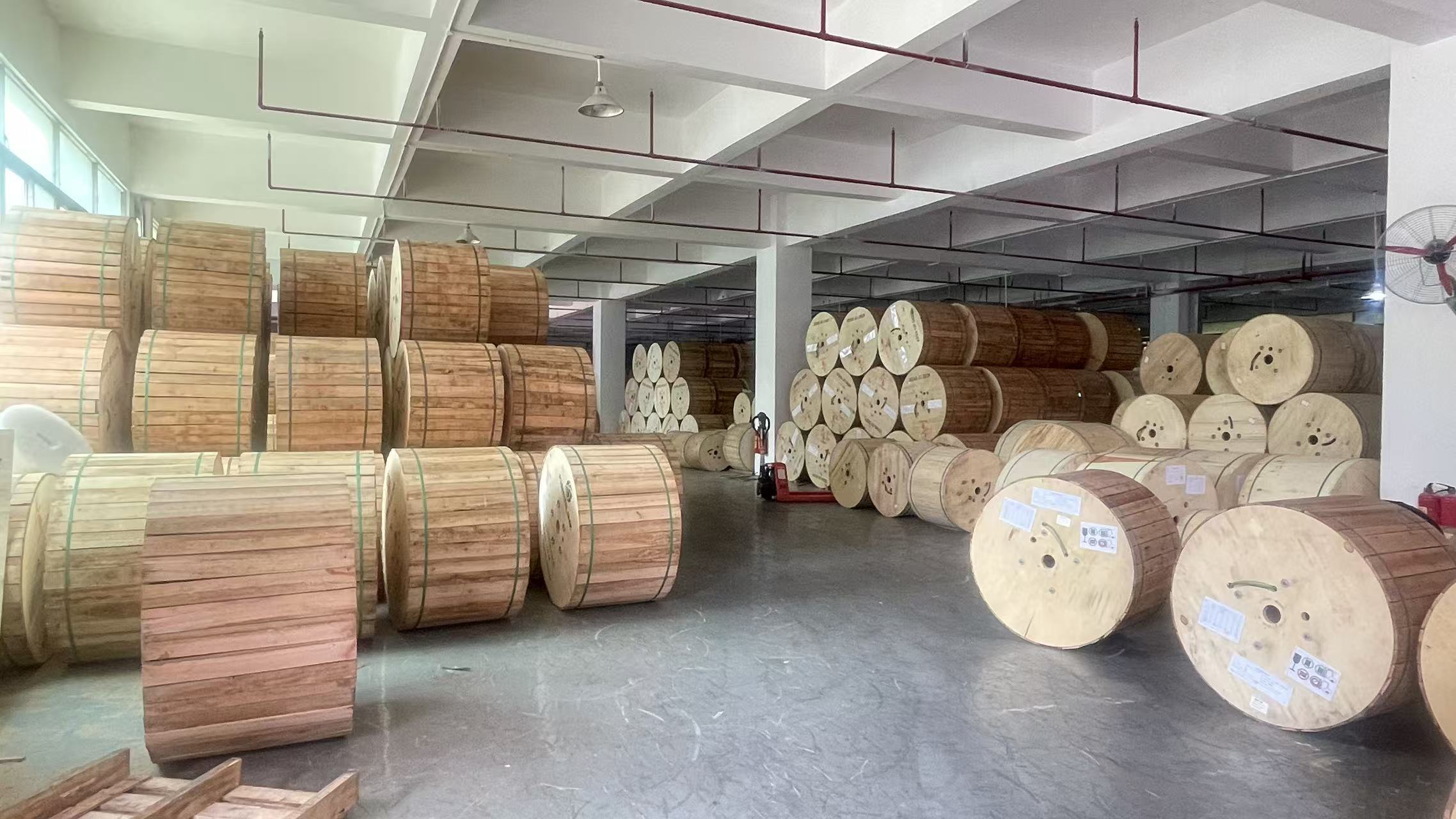 Cheap Single Mode Central Loose Tube GYXTW Aerial Outdoor Optical Fiber Cable Manufacturers, Pricelist