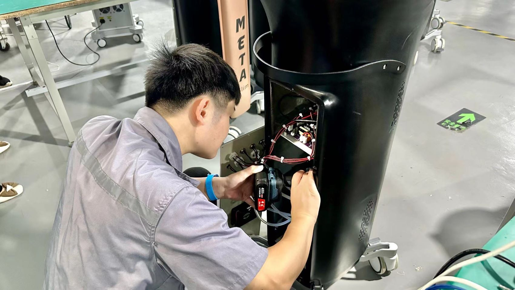 Product assembly quality process in Fickle Beauty manufacturing plant