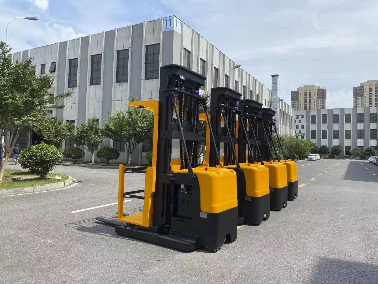 Battery Electric Level Order Picker Forklift 1000 Kg Warehouse