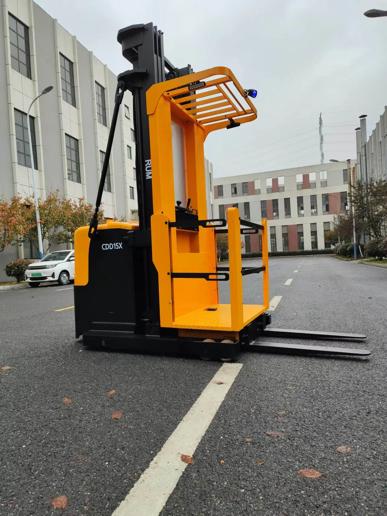Battery Electric Level Order Picker Forklift 1000 Kg Warehouse