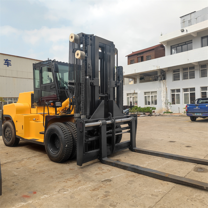 Industrial-Grade 1.7t-4.9t Lifting Capacity Rough Terrain Forklift for Warehouse Yards