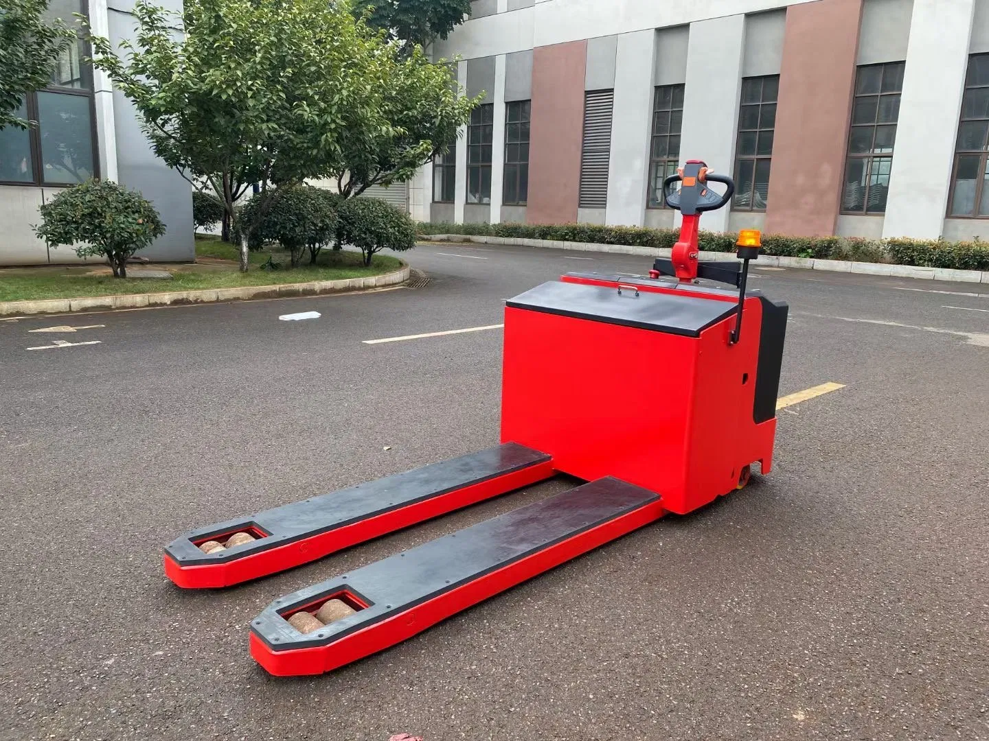 Dynamic Electric Battery Pallet Jack 6000 Kg, 8000 Kg