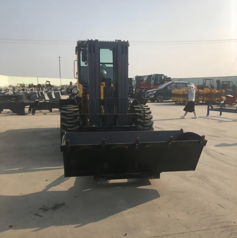 3.5ton 4 Ton off Road Forklift 4X4 4WD All Rough Terrain Forklift with Enclosed Cabin Japanese Engine