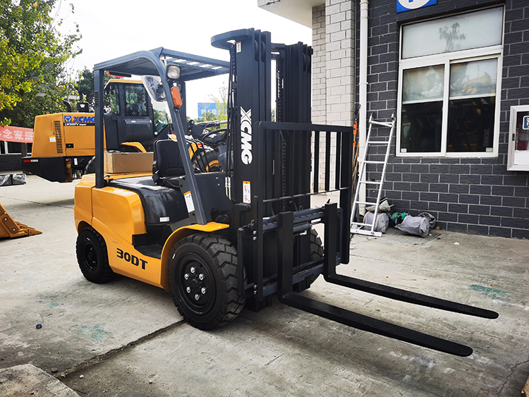 XCMG Official Hot Sale 1.5 Ton 2 Ton 2.5 Ton 3 Ton 3.5 Ton 4 Ton 5 Ton 7 Ton 8 Ton 10 Ton Electric Diesel LPG Gasoline Forklift with Attachments Price for Sale
