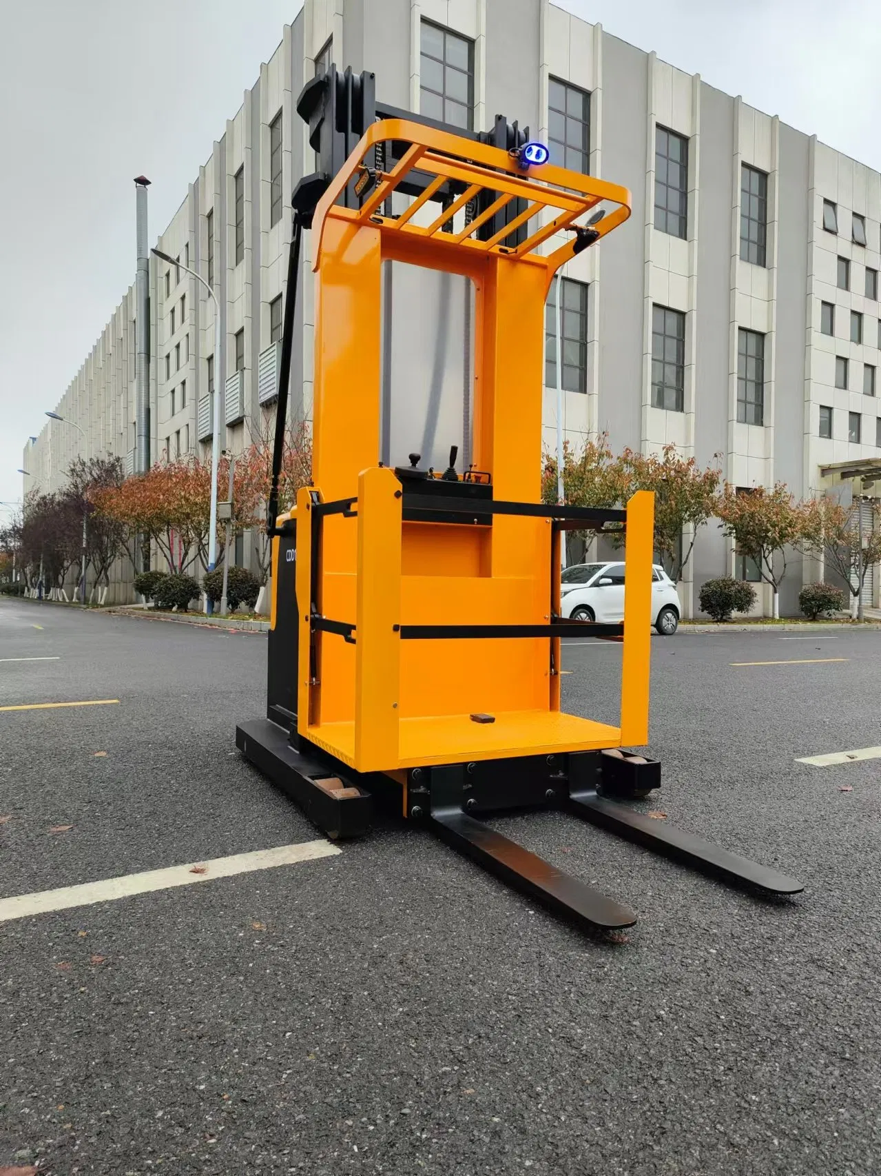 Battery Electric Level Order Picker Forklift 1000 Kg Warehouse