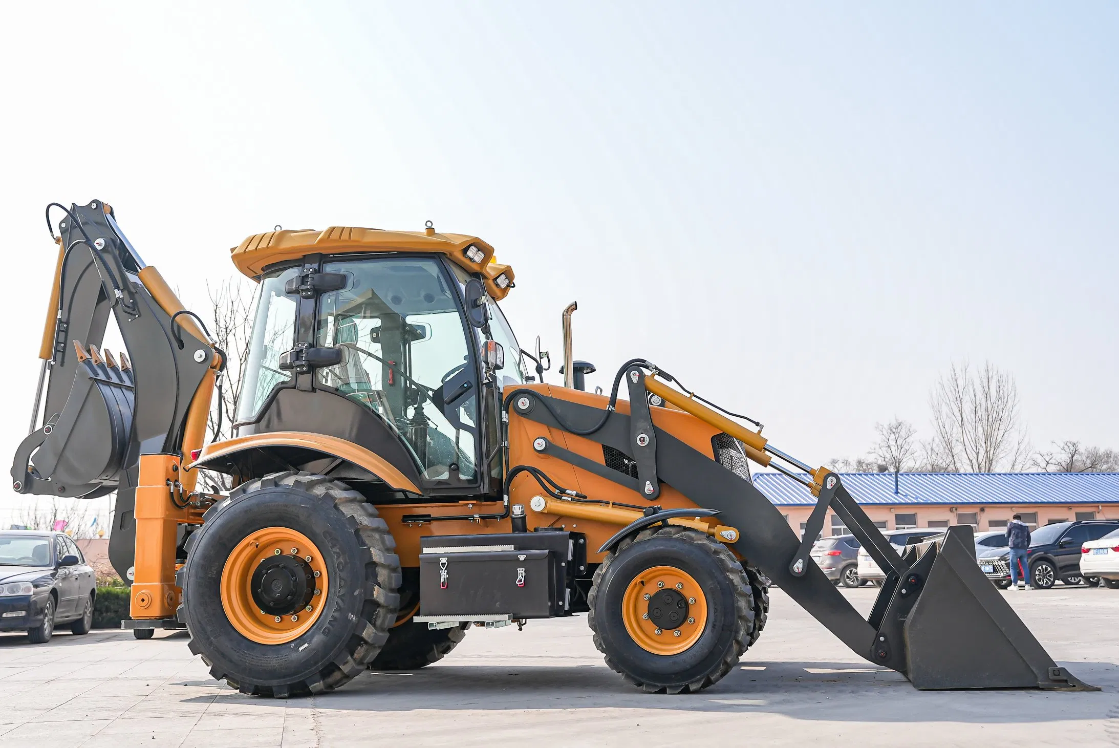 Backhoe Loader D-40L with Side Shift and Air Conditioning