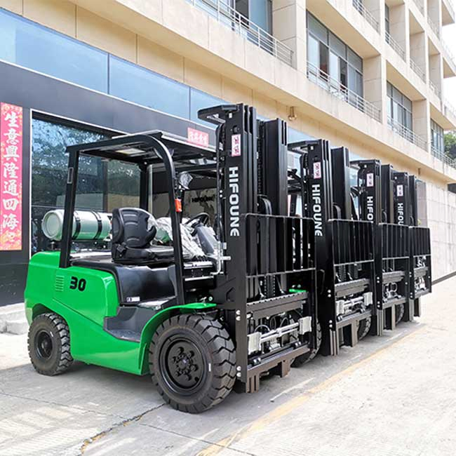Factory Price Fabricado En China Fork Lift Triplex Mast 4.5m Mast LPG Gasoline Forklift Truck Montacarga