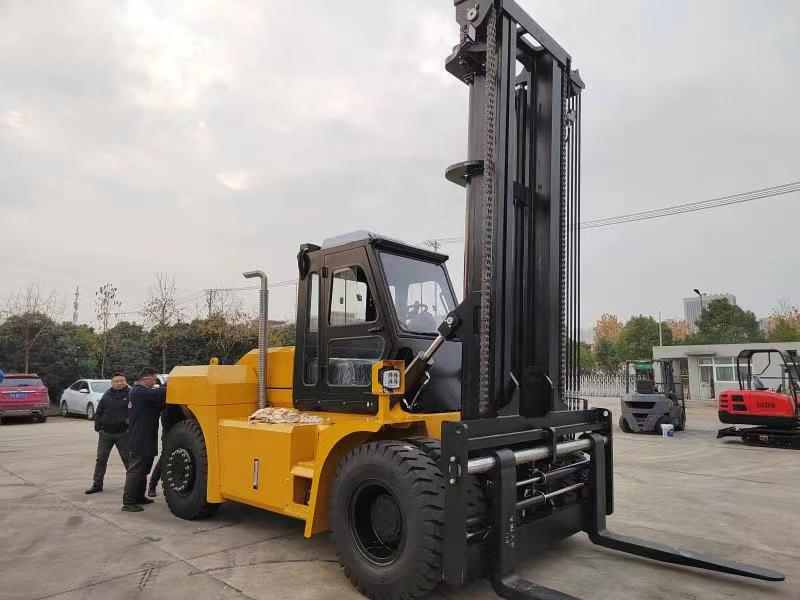 Factory Price Triple Mast Brand New 2ton 2.5ton 3ton 4 Ton 5ton 7ton 8 Ton 10ton 12ton 16ton Fork Lifter Truck Diesel Forklift Side Shifter