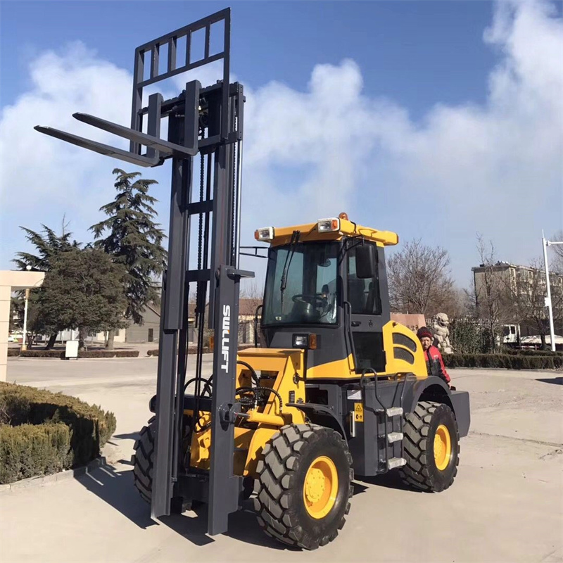 Industrial-Grade 1.7t-4.9t Lifting Capacity Rough Terrain Forklift for Warehouse Yards