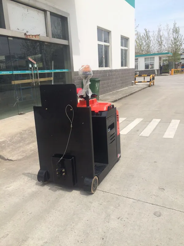 Electric Tow Tractor