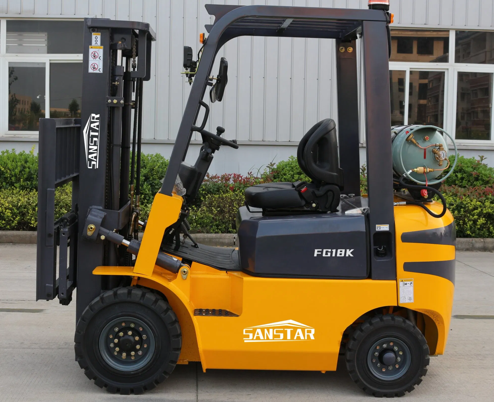 2ton 2.5ton 3ton Gasoline &amp; LPG Forklift Truck with 3-Stage Mast 3m Standard Lifting Height