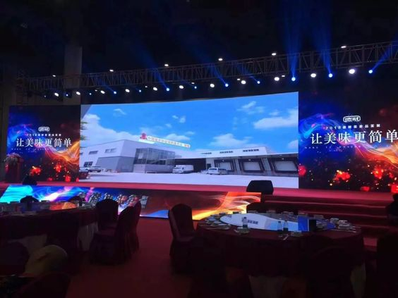 HD LED Video Wall P0.7 P0.9 Slim LED Screen COB LED Display P1.2 P1.5 P1.9 3D Billboard