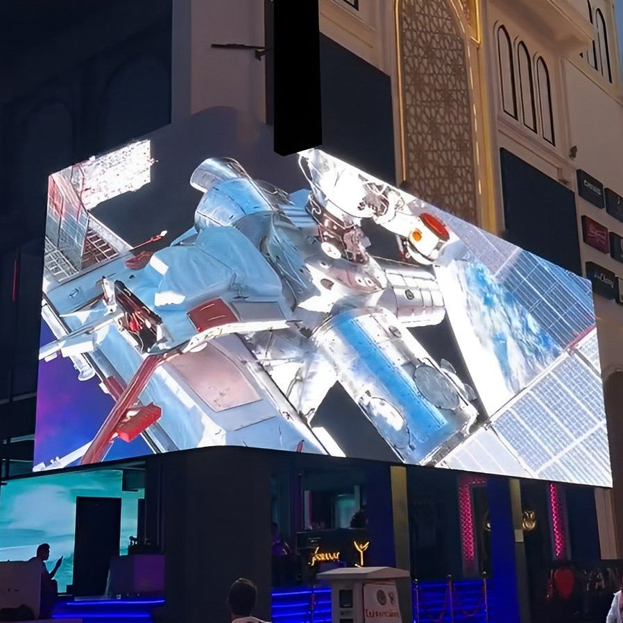 Outdoor Naked-Eye 3D LED Display Screen High Resolution Advertising Billboard with High Brightness Waterproof LED Video Wall