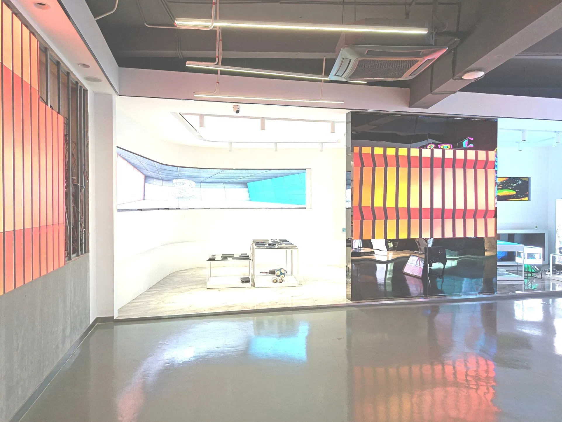 Transparent HD Glass Window Video Wall Screen Curtain Advertising LED Display