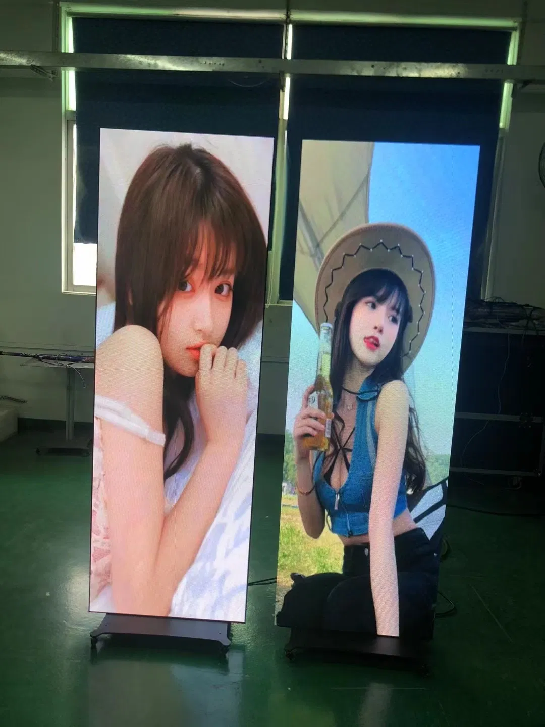 Full-Color Video Panel Indoor Outdoor Mirror Screen Poster LED Display