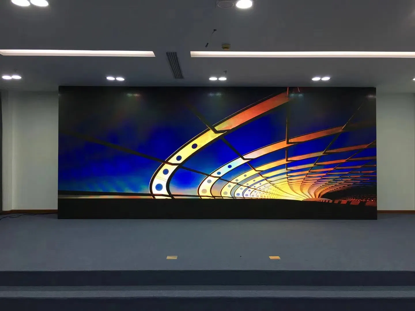 P3.91 Indoor Stage Rental Hanging Curved LED Video Wall LED Screen Display