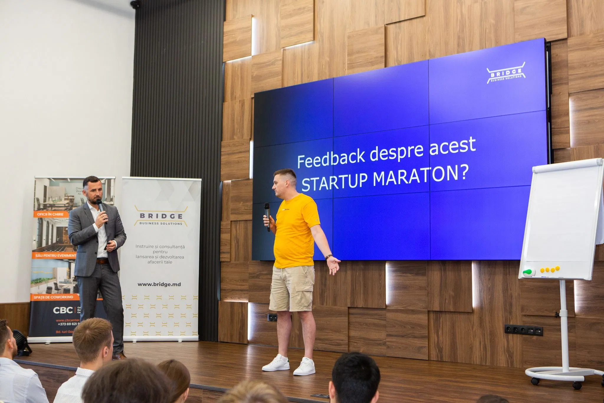 Indoor Wholesale 55 / 65 Inch Background Panel Advertising Display Screen LED LCD TV Video Wall Screen