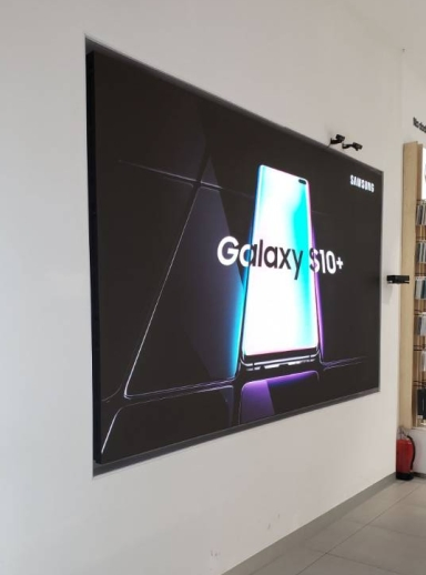 High Density Small Pitch UHD P1.25 P1.56 P1.6 P1.8 Control Room Exhibition Hall Meeting Room LED Video Wall Indoor LED Screen Display