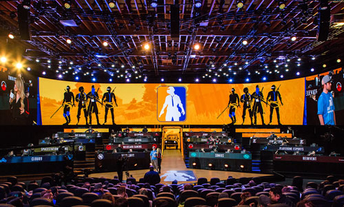 P1.95/P2.6/P2.9/3.9/P4.8 Wholesale 3D Naked Eye Rental Indoor/Outdoor SMD LED Display Screen Full Color Advertising Board