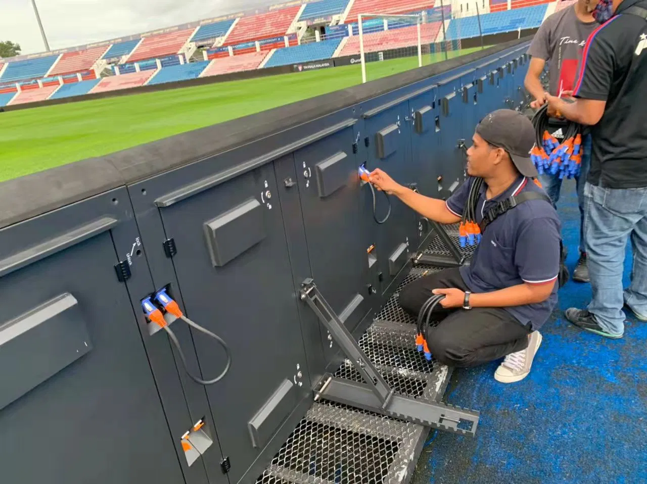 Hot Sale Soccer Stadium Perimeter Waterproof Portable Live Show Large Football P4 P5 P6 P8 P10 Full Color LED Display