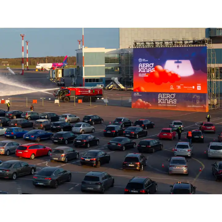 Curved 30 Degree LED Display with High Definition Visuals