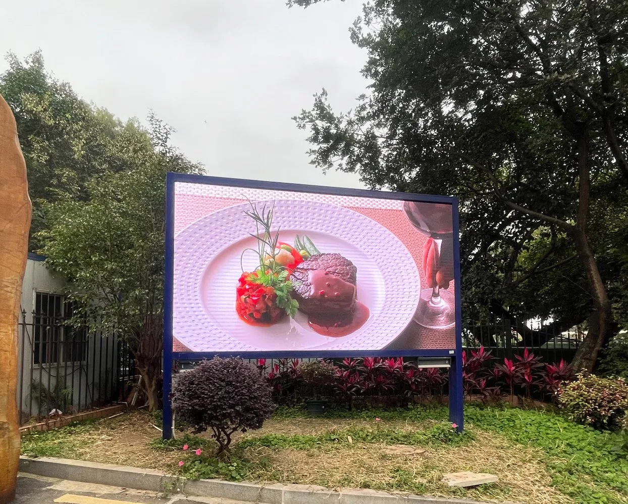Full Color HD 3D P2.5 P3 P4 P5 P6 P8 P10 Waterproof Outdoor Large Video Wall Advertising LED Display Billboard Screen