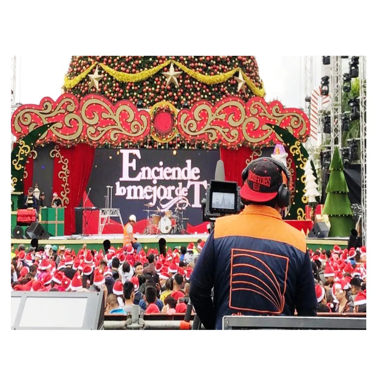 Full Color HD LED Video Wall 1080P 2K 4K P3.91 Stage Giant Screen Outdoor Rental LED Display