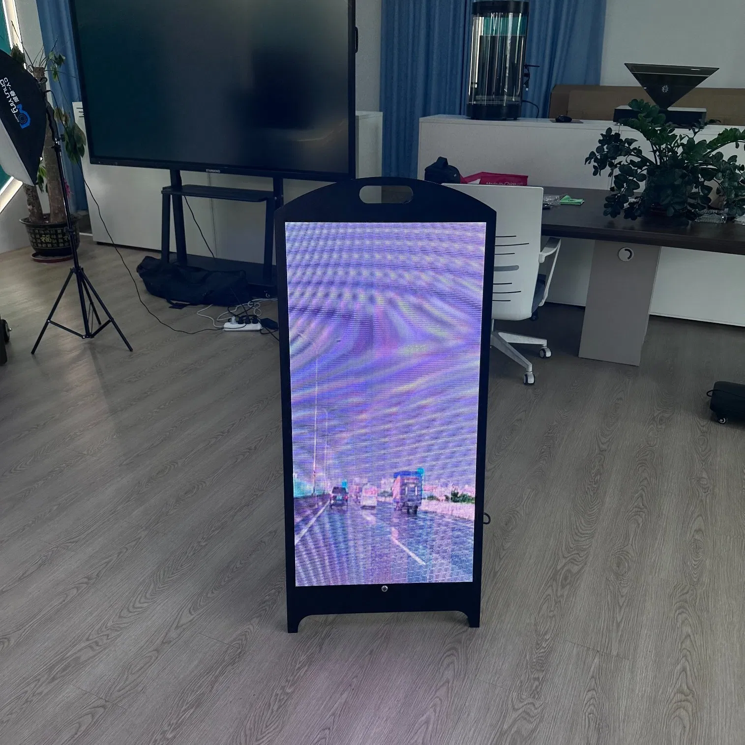 2025 Latest Indoor Outdoor Digital Signage LED Waterproof Display Advertising Screen