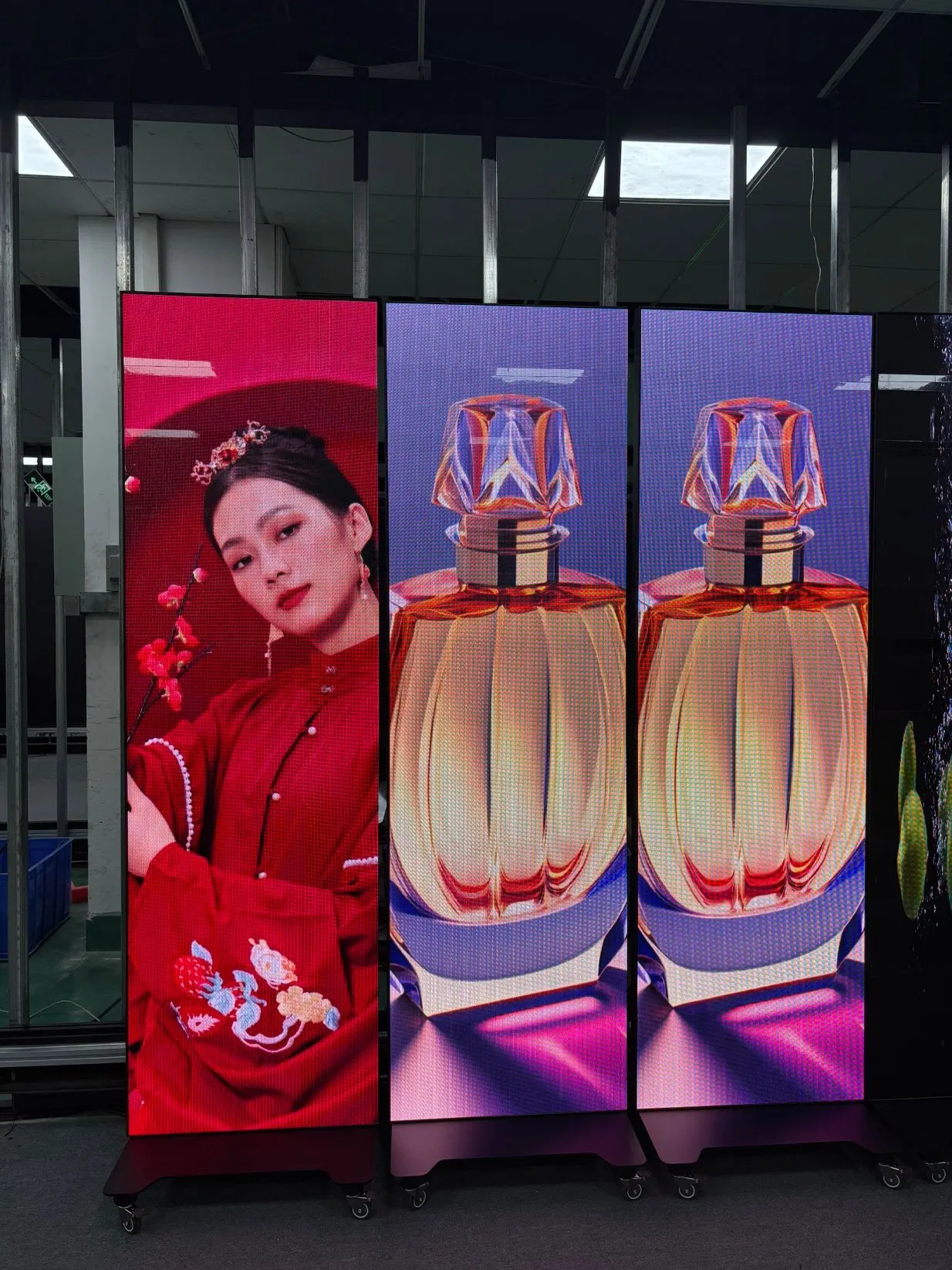 Rts P1.875 Indoor COB Poster LED Display 0.6mx2m Video Wall Screen