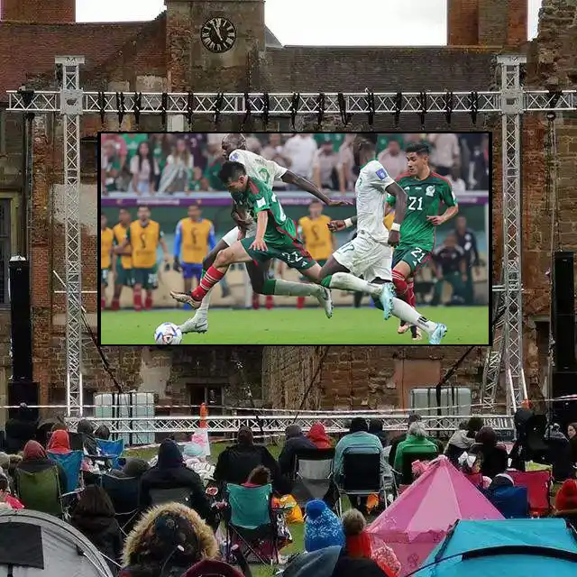 Curved 30 Degree LED Display with High Definition Visuals