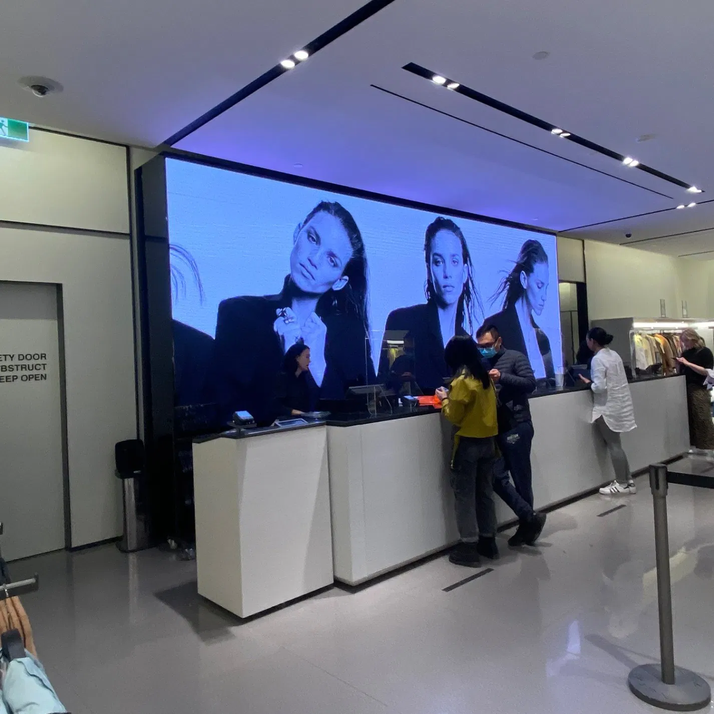 P8 Small-Pitch Indoor High-Definition LED Splicing Wall Screen LED Display