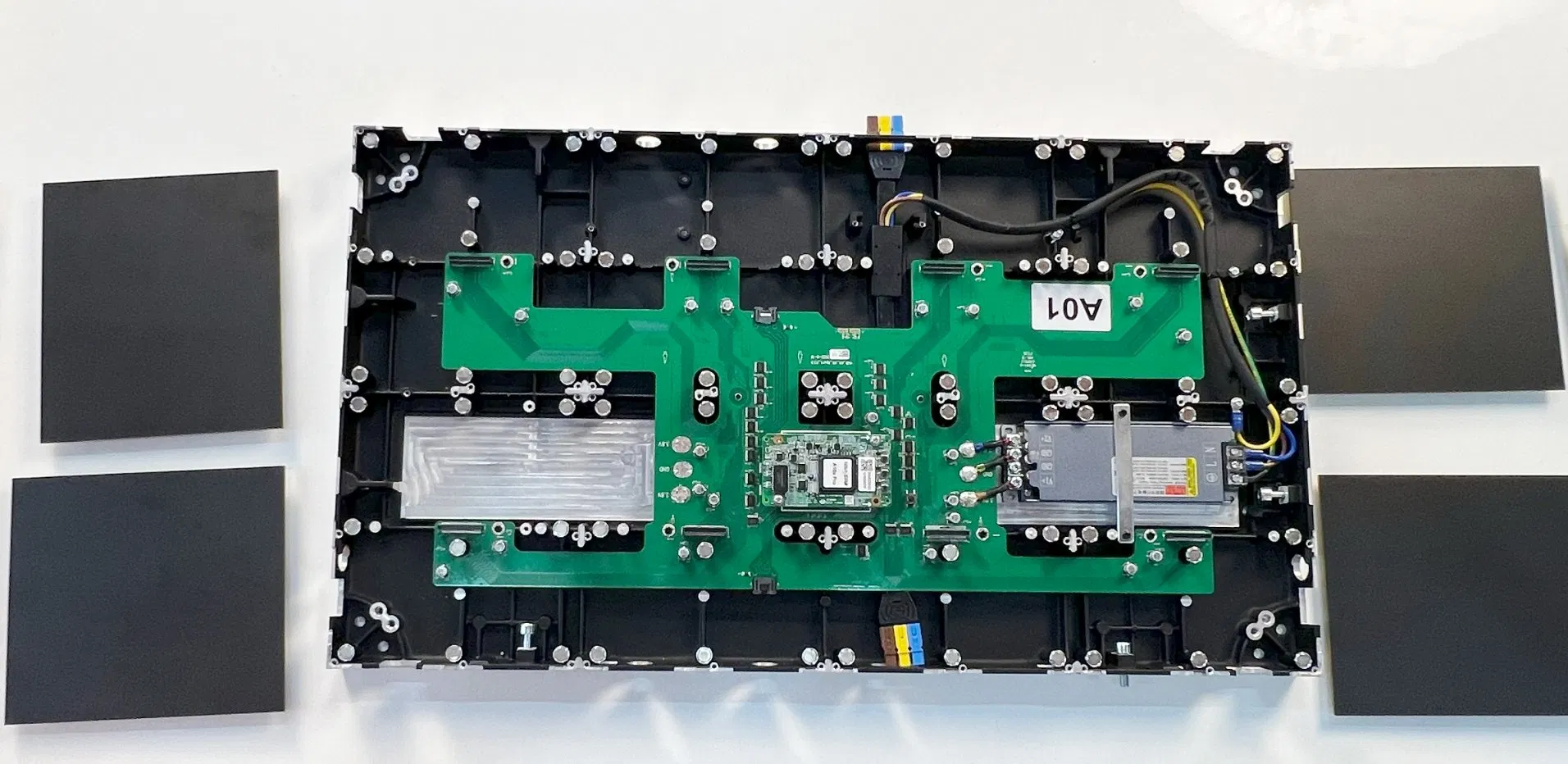 COB High Resolution P0.9 COB Fine Pixel Pitch 4K Indoor LED Display Screen