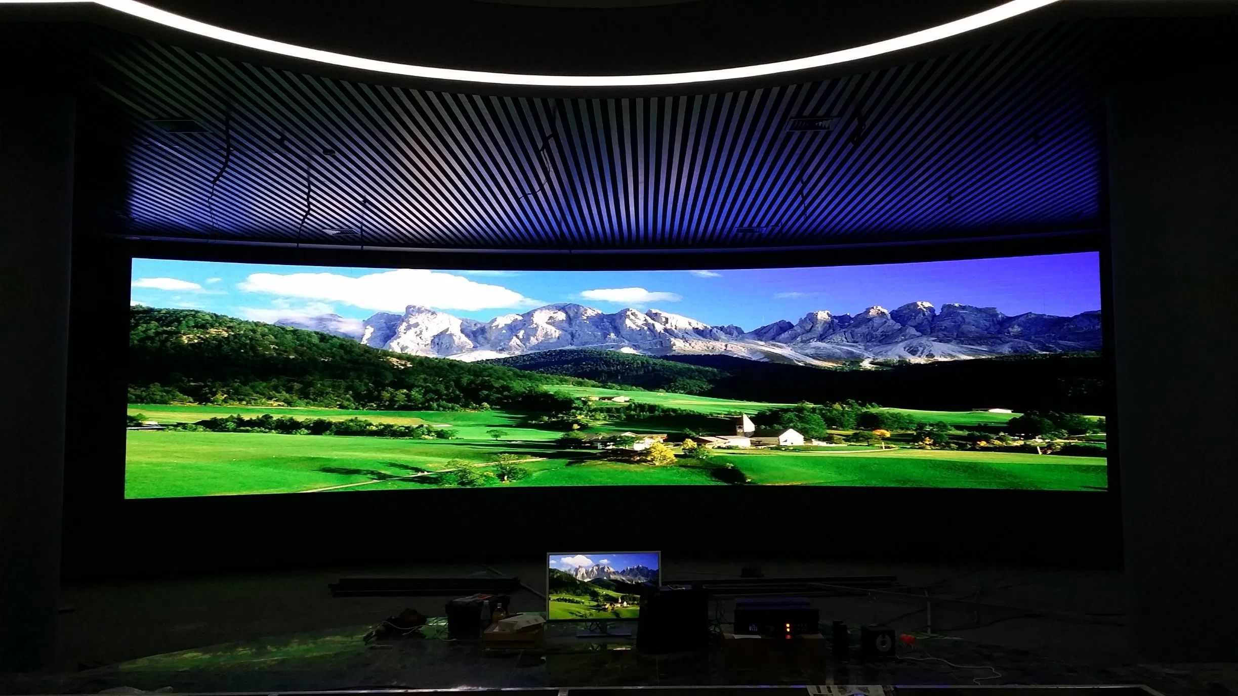 HD P1.923 Indoor Small Pitch Rental LED Display Billboard for Advertising