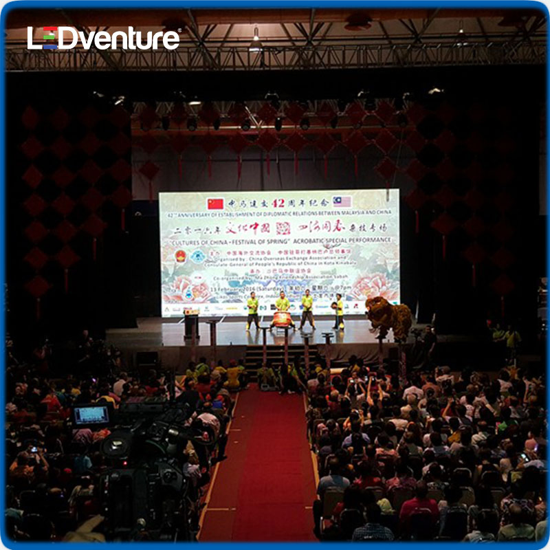 P2.9 Indoor Rental LED Display for Stage&Sport with Slim Design Stadium Scoreboard