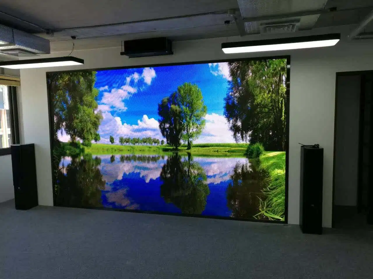 Seamless Fixed Small Pixel Pitch Indoor P1.25 LED Video Wall